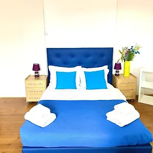 Affittacamere Classic Chiado 1 - With Shared Bathroom, Lisbona
